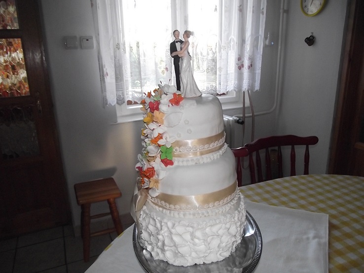 http://kepmester.silihost.hu/images/1641/8365/00002107.JPG