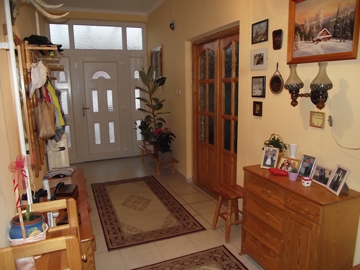 http://kepmester.silihost.hu/images/1641/8365/00002155.JPG