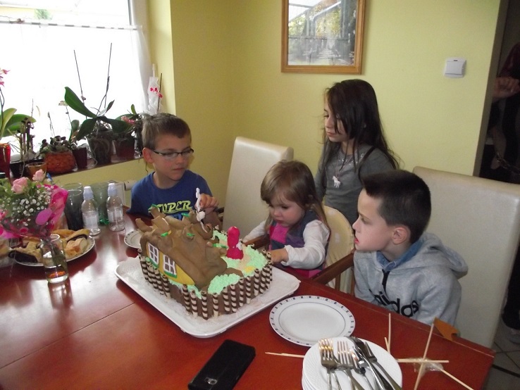 http://kepmester.silihost.hu/images/1641/8365/00002216.JPG