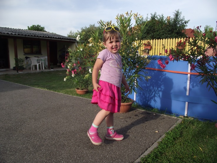 http://kepmester.silihost.hu/images/1641/8365/00002351.JPG