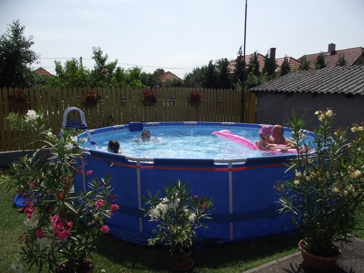 http://kepmester.silihost.hu/images/1641/8365/00002352.JPG