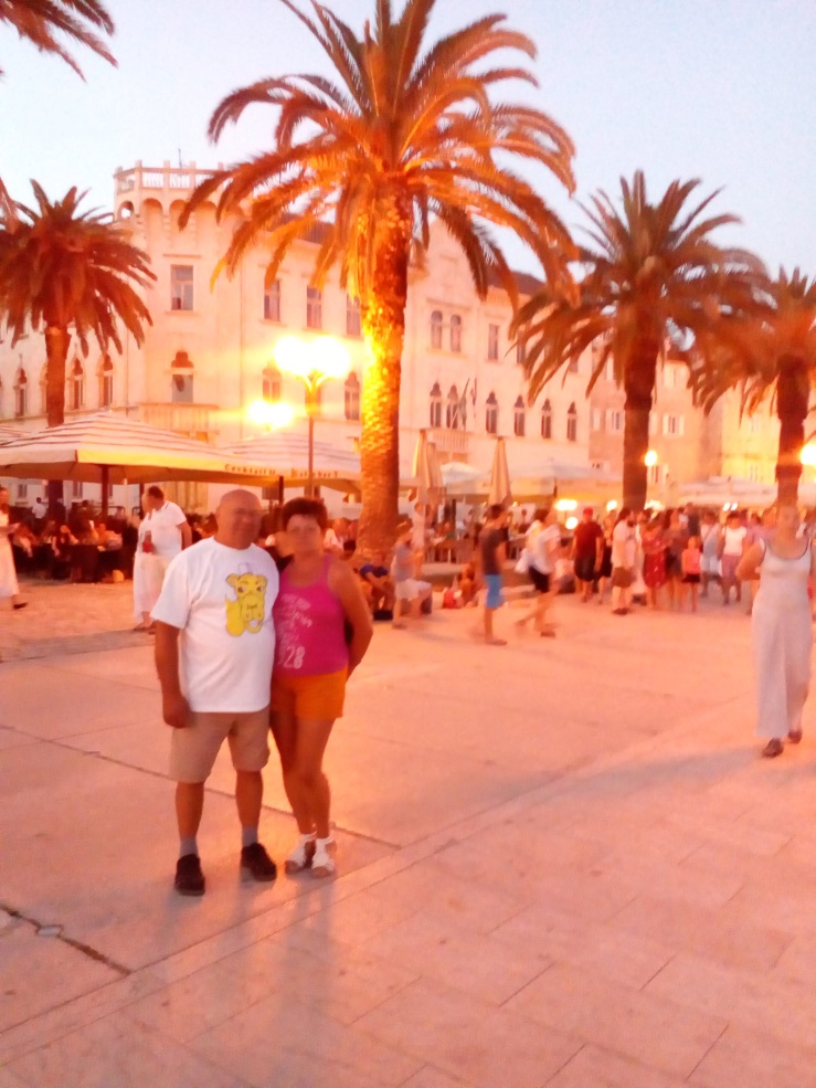 http://kepmester.silihost.hu/images/1641/8365/00002393.jpg
