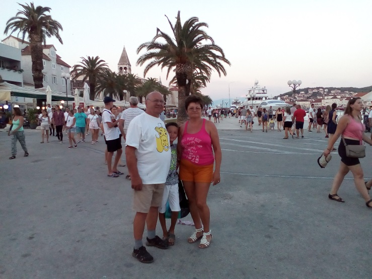 http://kepmester.silihost.hu/images/1641/8365/00002399.jpg