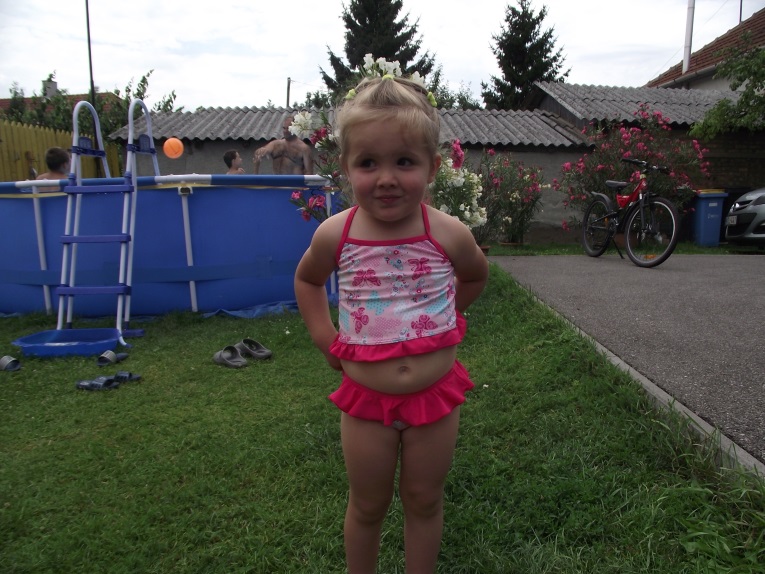 http://kepmester.silihost.hu/images/1641/8365/00002411.JPG