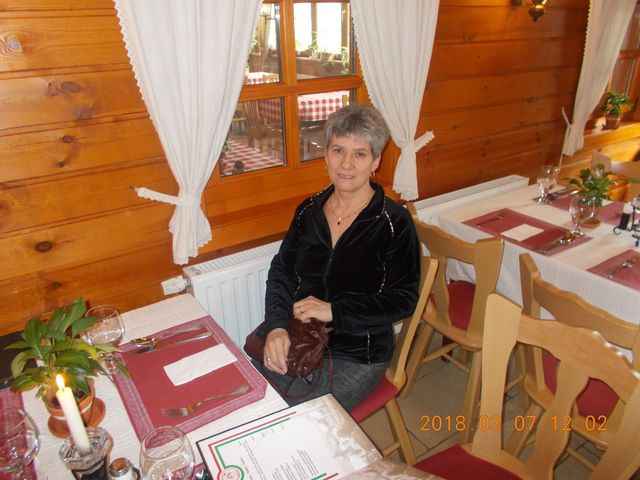http://kepmester.silihost.hu/images/279/8871/00000005.jpg
